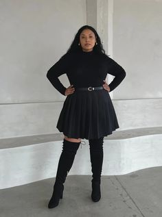 Plus Size Solid Pleated Skirt – 2020AVE Black Denim Skirt Outfit Winter, Denim Skirt Outfit Winter, Black Denim Skirt Outfit, Fran Fine Outfits, Plus Size Baddie Outfits, Denim Skirt Outfits, Winter Skirt Outfit, Black Denim Skirt, Event Outfit