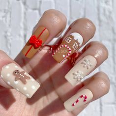 Gell Nails For Christmas, Nail Acrylic Christmas, Christmas Nail Designs Gingerbread Man, Christmas Nails Hot Chocolate, Chr8stmas Nails, Boyish Nail Art, Christmas Ideas For Nails, Snow Man Nails Design, Short Acrylic Nails Thanksgiving