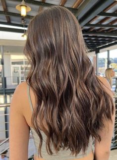 Light Brown Hair Styles, Brown Hair Styles, Old Money Brunette, Highlights Brown Hair Balayage, Sunkissed Hair Brunette, Light Brunette Hair, Brown Hair Inspiration, Rambut Brunette