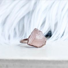 Raw Rose Quartz Ring, Delicate Rose Quartz Stone Ring, Raw Crystal Stacking Ring, Healing Crystal Ri Raw Rose Quartz Ring, Chakra Ring, Rose Quartz Ring Engagement, Healing Crystal Ring, Raw Crystal Ring, Copper Design, Raw Rose Quartz, Ring Heart, Electroformed Jewelry