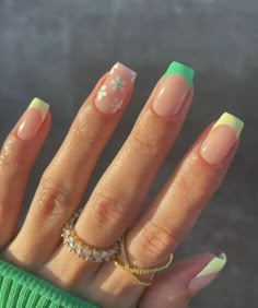 Spring Vacation Nails Simple, Short Square Acrylic Nails Flowers, Square Acrylic Nails French Tips Color, Trendy Spring Nails Square, Green Vacation Nails, Spring Nails Square Short, Spring Vacation Nails, Pastel Nails Designs, Spring Acrylic Nails