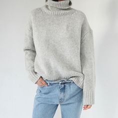 pretty basics - ALL ESSENTIALS Minimal Classic Style, Gray Outfit, Turtle Neck Sweater, Winter Mode, Mode Inspiration