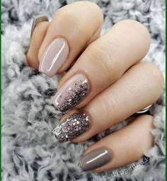 How To Do Accent Nails, Sparkly Winter Nails 2022, Winter2023 Nails, Short Acrylic Nails January, Nails For Taupe Dress, Nye Neutral Nails, Holographic Glitter Nail Designs, Gel Nail Designs Winter 2023, Winter Glitter Gel Nails