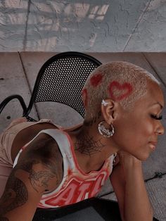 Twa Hair Color, Buzzed Hair Women, Shaved Head Designs, Girls With Shaved Heads, Shaved Hair Designs, Buzzed Hair, Buzz Cuts