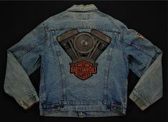 Rare VTG LEVI’S Harley Davidson Biker Club 1995 Hog Patches Jean Jacket 90s 40 21” - pit to pit 25.5” - top of back collar to waist 18.5” - pit to wrist flaws -tiny cuts and light discoloring around collar -tiny hole on the front of left shoulder -tiny holes, blemishes and discoloring spots around both arms -light fading, discoloring spots and blemishes at the top of back -light discoloring spot at the bottom right corner of back Thanks for checking out  DasCardHaus! We provide you great deals o Levi Jacket, Jean Jacket Patches, Biker Clubs, Levis Jacket, Jean Jacket, Harley Davidson, Denim Jacket, Collar