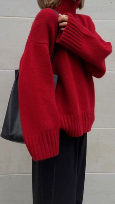 Red Sweater Winter Outfit, Black Dress With Sweater Outfit, Red Sweater Outfit Aesthetic, Red Knit Sweater Outfit, Red Sweater Outfit, Oversized Red Sweater, Uni Fashion, Cozy Winter Outfits, Red Sweater