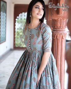 Reka Bentuk Blaus, Stylish Frocks, Design Kurta, Frock Fashion, Simple Kurta Designs, Designer Kurti Patterns, Simple Kurti Designs, Kurti Designs Latest, Long Kurti Designs