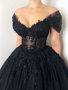 Black Gothic Floral Beaded Corset Tulle Wedding Dress - Etsy Like Me, Short White Dress Wedding, Black Wedding Gowns, Knee Length Wedding Dress, A Line Prom Dress, Gothic Wedding Dress, Mini Wedding Dresses, Alternative Wedding Dresses