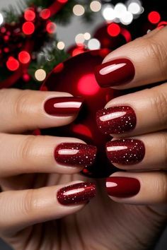 Xmas Nails Gel Short, Sparkle Red Christmas Nails, Christmas Nails Red Designs, Christmas Burgundy Nails, December Red Nails, Cateye Christmas Nail, Bright Red Christmas Nails, Christmas Fingernail Ideas, Dark Red Holiday Nails