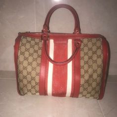 Used In Excellent Condition! Red Gucci Tote Bag, Red Gucci Shoulder Bag With Detachable Handle, Gucci Boston Bag, Gucci Floral, Uniqlo Bags, Bags Gucci, Gucci Tote, Gucci Bamboo, Black Leather Tote