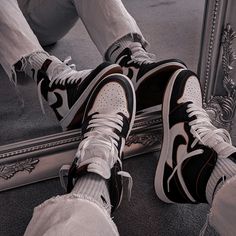 Jordan 1s Outfit, Best Sandals For Men, Outfits With Jordan 1s Fashion Styles, Cheap Jordan Shoes, Jordan 1s, Cute Nike Shoes, High Shoes, Retro Shoes, Jordan 1 High