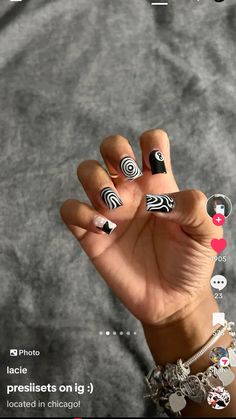 Black Nails Abstract Design, Medium Freestyle Nails, Nails Abstract Design, Short Nail Inspo, Freestyle Nails, French Tip Gel Nails, Nails With Design, Gel X Nails