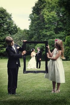 Cute idea Wedding Photos Poses, Wedding Pics, Wedding Poses, Wedding Bells, Fun Wedding, Country Wedding, Wedding Pictures