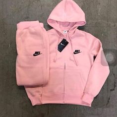 Nike Sweatsuit, Cute Nike Outfits, Nike Tracksuit, Cute Lazy Outfits, Pink Nike, Lazy Outfits, Cute Comfy Outfits, Sporty Outfits, Dope Outfits