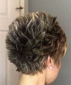 Spiky Hair Women, Almond Highlights, Hair Spikes, Spikey Hair, Spiky Hairstyles, Choppy Hairstyles