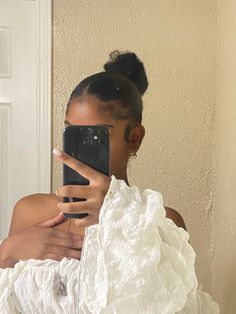 Cozy Aesthetic Hairstyles, Middle Of Head Bun, Quick Cute Hairstyles For Black Women Natural, Different Slick Hairstyles, Slick Back With Natural Hair, Slick Back Wash And Go, Hair Styles Black Women Ponytails, Hảir Style Black Women Natural, Slick Ponytail With Edges