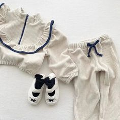 Get your little girl ready for the changing seasons with our Half-Zip Girl's Top and Pants Set. 🌸 Crafted from soft cotton, this set is perfect for spring and autumn. The long sleeves provide warmth, while the regular fit ensures comfort. With a trendy O-neck collar and a convenient zipper closure, dressing up has never been easier. Available in sizes from 9 months to 5 years, this adorable set is designed for baby girls who love to play and explore. Make dressing time a breeze with our stylish Leggings Outfit Summer, Sheer Swimsuit, Summer Leggings, Clothes Korean Style, Boys Stripes, Top And Pants Set, Kids Coats, Girls Clothing Sets, Kids Pants