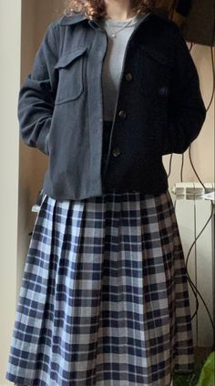 Pleated plaid kilt skirt blue navy white black jacket sixth form fashion outfit student business causal Navy Plaid Skirt Outfit, Plain Skirt Outfit, Plad Skirt, Skirt Uniform, Kilt Outfits, Sixth Form, Kilt Skirt, Set Outfit