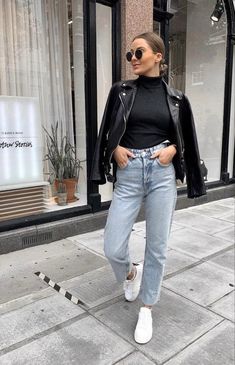 Nadia Anya, Jeans Outfit Winter, Jeans Outfit Fall, Modern Womens Fashion, Jeans Outfit Women, Instagram Feeds, Look Formal, Jeans Outfit Casual, Fall Jeans