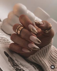 Dark Nails With Gold, Hobbit Nails, Fashion Outfits Dresses, Gel Toe Nails, Goth Nails, Casual Nails, Outfits Dresses, Glam Nails, Nails Desing