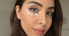 White Concealer, Mini Face Lift, Applying Concealer, Concealer Shades, How To Apply Concealer, Concealer For Dark Circles, Dark Under Eye, Under Eye Concealer