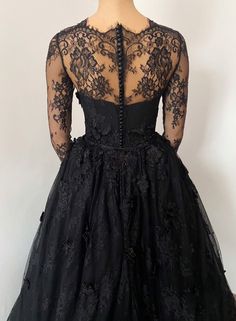 Alternative Bride Dress, Train Skirt, Floral Tulle Dress, Black Wedding Gowns, Dress Alternative, Dress Bodice, Open Back Wedding Dress, Fashion Things, Alternative Bride