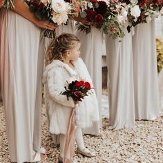 Christmas Wedding Flowers, Flower Girl Outfits, Girls Winter Dresses, Chic Vintage Brides, Flower Girl Hairstyles, Winter Wonderland Wedding