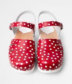 Looking for your VERKA size? Please measure your feet and compare the longest measurement to our style-specific size guide below.Fit: Regular Leather: Traditional Base: Polyurethane White Polka Dot Shoes, Spring Clogs, Closed Toe Sandals, Strong Coffee, Wooden Shoes, Kinds Of Shoes, Red Polka Dot, Daily Deals, White Polka Dot