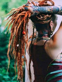 When my hair grows back long and luscious I'm thinking about dreads .. maybe.....you never know Longest Dreadlocks, Brunette Dreadlocks, Red Hair Dreads, Forest Punk, Decorated Dreadlocks, Full Head Dreadlocks White Women, Rust Game, Red Dreadlocks, Rasta Hair