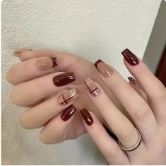 Gorgeous Medium Length Square Press On Nails In Fall Ready Nova Check Plaid Nail Art Maroon Elegant, Nail Art Maroon Simple, Soft Gel Nail Extensions Designs, Soft Gel Nails Design, Nailart Simple Elegant, Nail Art Maroon, Cafe Nails, Nail Art Motif, Chesse Cake