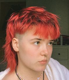 Mens Alt Mullet, Short Pink Mullet, Mullet Hair Dye Ideas, Red Mullet Hair, Gay Haircut, Weird Hair, Punk Haircut, Pretty Short Hair