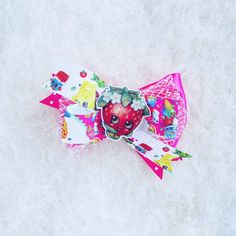 Mini Shopkin Bows These are so adorable and completely handmade!! 💕🛒 #shopkins #minibows #handmadebows Jojo Hair Bows, Jojo Siwa Bows, Encanto Hair Bow, Mini Bows, Handmade Bows