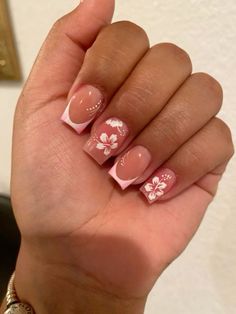 white tip hibiscus flower summer nails #cuties #summernails #summer #nails Hawaiian Flower Nails, Hawaiian Nails, Holiday Acrylic Nails, Cute Simple Nails, Girly Acrylic Nails, Summery Nails, Summer Acrylic Nails, Nagel Inspo, Short Acrylic Nails Designs