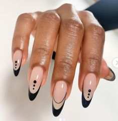 Almond Nails Designs Dip Powder, Almond Medium Nails Designs, Almond Shaped Birthday Nails, Nail Design Inspo Almond, Cute Almond Shaped Nails Design, Almond Nails Acrylic Design, Gel Nails Ideas Almond Shape, Acrylic Nails Almond Fall, Negative Space Nails Almond