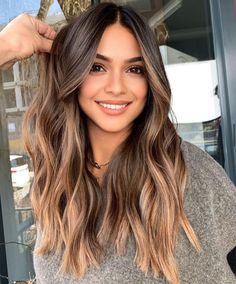 Brown Hair Blonde Balayage Highlights, Blonde Lights On Brown Hair, Hairstyles Ombre Brown, Blonde Highlights On Hair Brunettes, Boliage Hair Brown Carmel, Ombre Hair 2023 Trends, September 2023 Hair, Brown Hair On Blonde Hair, Light Brown Hair 2023 Trends