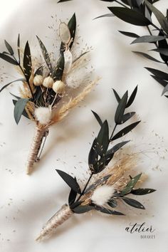 Envision the delicate blend of white and green in our handcrafted dried flower boutonnieres, perfect for weddings and special events. Feel the intricate textures and marvel at nature's artistry, while promoting sustainability with these eco-conscious accessories. White Wedding Boutonniere, Groom Buttonhole, Dried Flower Boutonniere, Green Boutonniere, Rustic Groom, Wedding Planning Boards, Flower Boutonniere, Boho Wedding Bouquet, Fall White