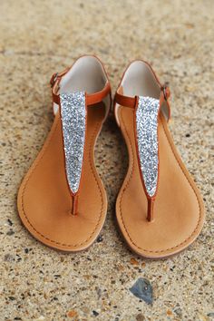 Shoe Fits, Cute Sandals, Fabulous Shoes, Hot Shoes, Pretty Shoes, Tongs, Shoe Lover