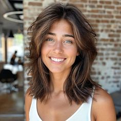 magnific Y96rOqppilAUCwo6w6Fb Straight Hair with Asymmetrical Medium Length Layers Short Hairstyle Women Layers, Shaggy Haircut, Haircuts Trending, Over 40 Hairstyles, Short Shaggy Haircuts, Straight Hairstyles Medium, Medium Length Layers, Womens Haircuts Medium, Bike Girl