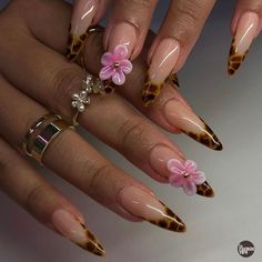 Brown tip nails with flower French tips Brown Tip Nails, Flower French Tips, Light Brown Nails, Nail Art French, French Tip Nail Art, Nails Collection, Long Almond, Leopard Print Nails