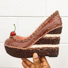 Funny Shoes, Shoe Cake, Kawaii Shoes, Kraf Diy, Unique Shoes, Crazy Shoes, Pretty Shoes