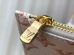 a close up of a zipper on a purse