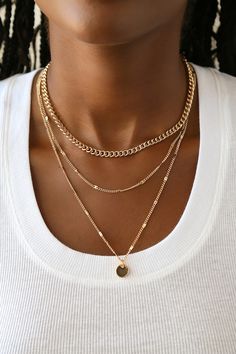 Three-Way Tie Gold Necklace Set Three Necklace Set Gold, Womens Jewelry Trends 2022, Multiple Gold Necklaces, Popular Jewelry Trends 2022, Top Jewelry Trends 2023, Women’s Jewelry, Gold Jewelry Necklace Set, Jewelry Aesthetic Necklaces, Stacked Necklaces Gold