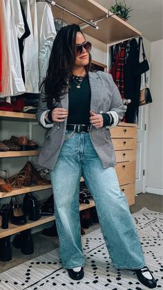 Midsize Workwear Outfit Inspo. Business Casual Outfit Style. Midsize fashion. Workwear outfit ideas. Midsize Fall Outfits 2024 Work, Mid Size Work Outfit Business Casual, Mid Size Business Casual, Midsize Workwear, Outfit Inspo Business Casual, Midsize Business Casual, Black T Shirt Outfit, Realtor Style, Midsize Fall Outfits