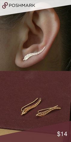 Leaf Earrings Stud, Gold Feather Earrings, Shopping Jewelry, Jewelry Accessories Ideas, Jewelry Design Earrings, Gold Earrings Designs