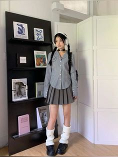 Japanese Mini Skirt Outfit, Outfits With Skirts Y2k, Chinese Fashion Cute, Japan Skirt Outfit, Trendy Japanese Outfits, Chinese Skirt Outfit, Chinese Cute Outfits, Cute Skirt Outfits Korean, Y2k Outfits With Skirt