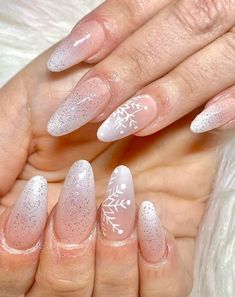 Nude And White Nail Designs, White Almond Nail Designs, Beautiful White Nails, Almond Nails With Glitter, White Nails With Glitter, Lexi Nails, Glitter Looks, Matte White Nails, White Almond Nails