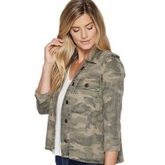 Nwt Bin Rp Olive Green Outfit, Camo Shirt, Womens Camo, Camo Shirts, Military Army, Green Outfit, Light Jacket, Jean Coat, Shirt Jacket