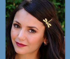 A gorgeous single gold or silver dragonfly bobby pin (choose color at check out) Beautiful! Coraline Dragonfly Hair Clip, Butterfly Bobby Pins, Dragonfly Hair Pins, Dragonfly Hair Clip, Insect Hair Accessories, Butterfly Hair Clip Gold, Kids Bag Tags, Cookie Costume, Gold Hair Pin