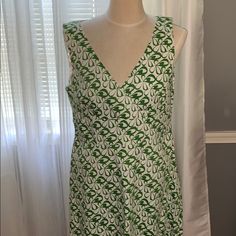 Beautiful Sleeveless Dress. Side Zipper. Never Worn! Falls Below The Knee. Excellent Condition! Green Sleeveless Lined Sundress, White Lined Sleeveless Cotton Dress, White Sleeveless Lined Sundress, White Lined Sleeveless Sundress, Side Zipper, The Knee, Sleeveless Dress, Colorful Dresses, Womens Dresses