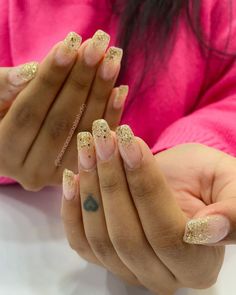 Gold nails are so much in trend right now, there are so mansy amazing designs from sweet to fancy that you can give try to. These can also be perfect nails for this wedding season that you can flaunt on every outfit be it indian or western. #indianwedding #mehendi #haldi #nailart #weddingbells #weddingfun #weddingdiaries #bridalinspiration #makeupartist #indianbride #bridalmakeup #bride #weddingseason #weddingphotography #weddinginspiration #weddingdress #weddingoutfit Nails With Mehendi, Glitter Nail Ideas, Wedding Nails Ideas, Book Appointment, Glamorous Nails, City Road, Golden Glitter, Glitter Nail, Nail Studio